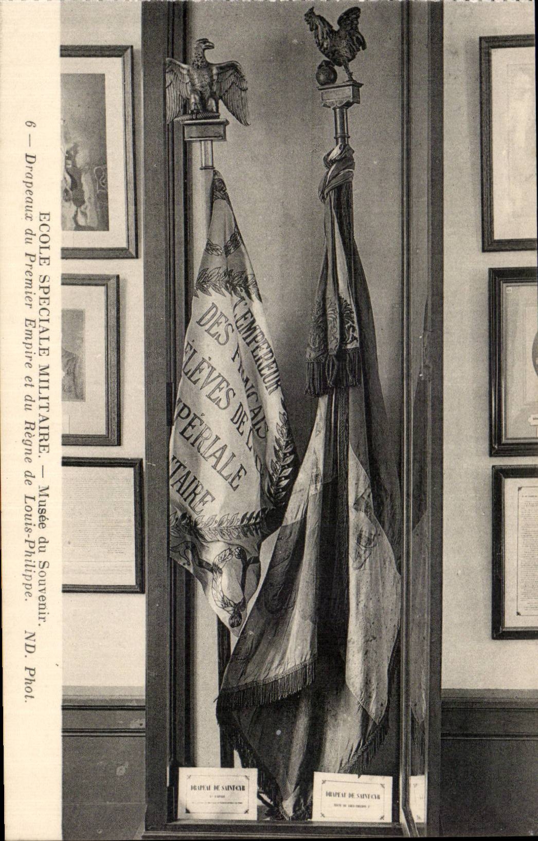 Saint Cyr - Ecole Speciale Militaire - Drapeaux du Premier Empire - CPA 