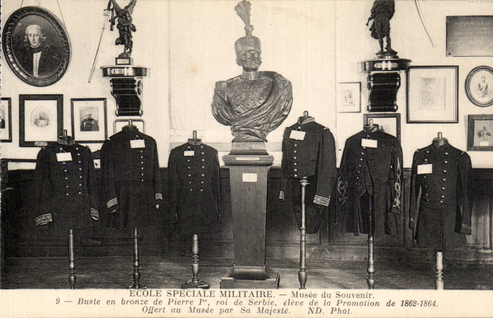 Saint Cyr - Ecole Speciale Militaire - Buste en bronze de Pierre en roi de Serbie - CPA 
