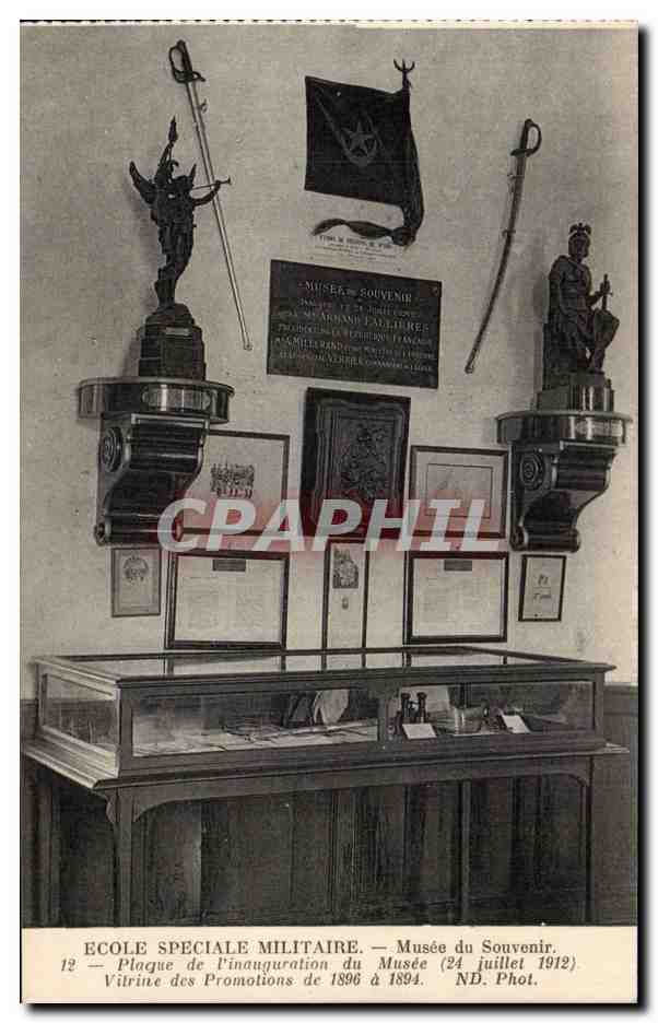 Saint Cyr - Ecole Speciale Militaire - Vitrine des Promotions de 1896 - CPA 