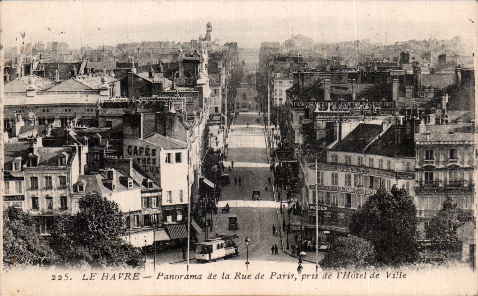 Le Havre - Panorama de la Rue de Paris - L Hotel de Ville - CPA