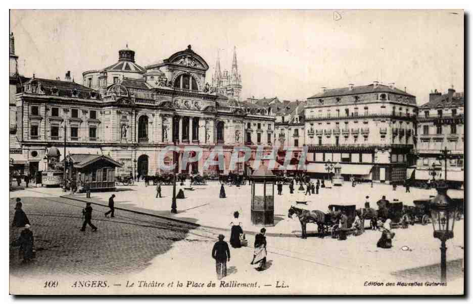 CPA Angers Le theatre et la place du ralliement