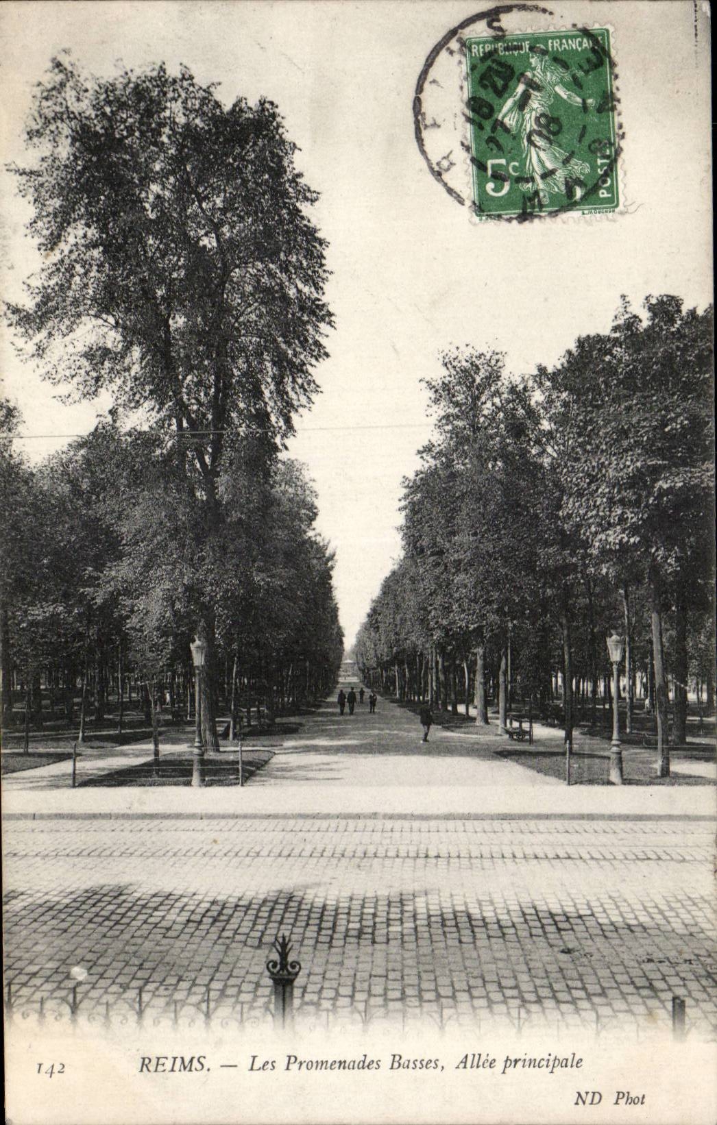 CPA Reims Les promenades Basses Allee principale