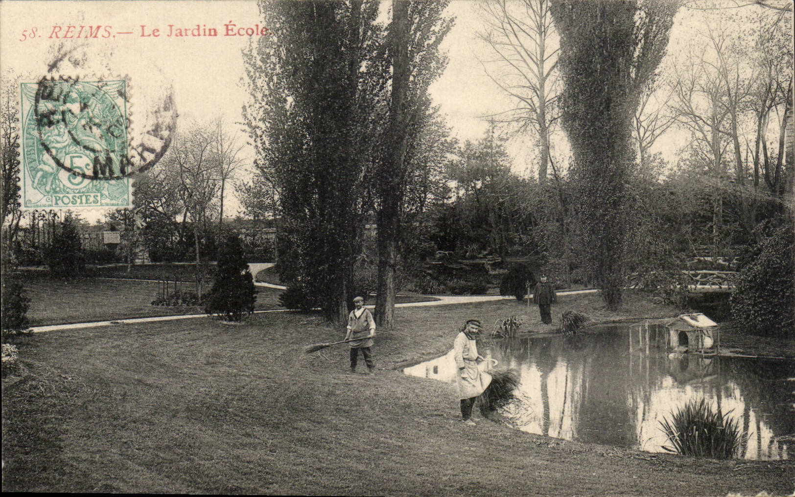 CPA Reims Le jardin Ecole 