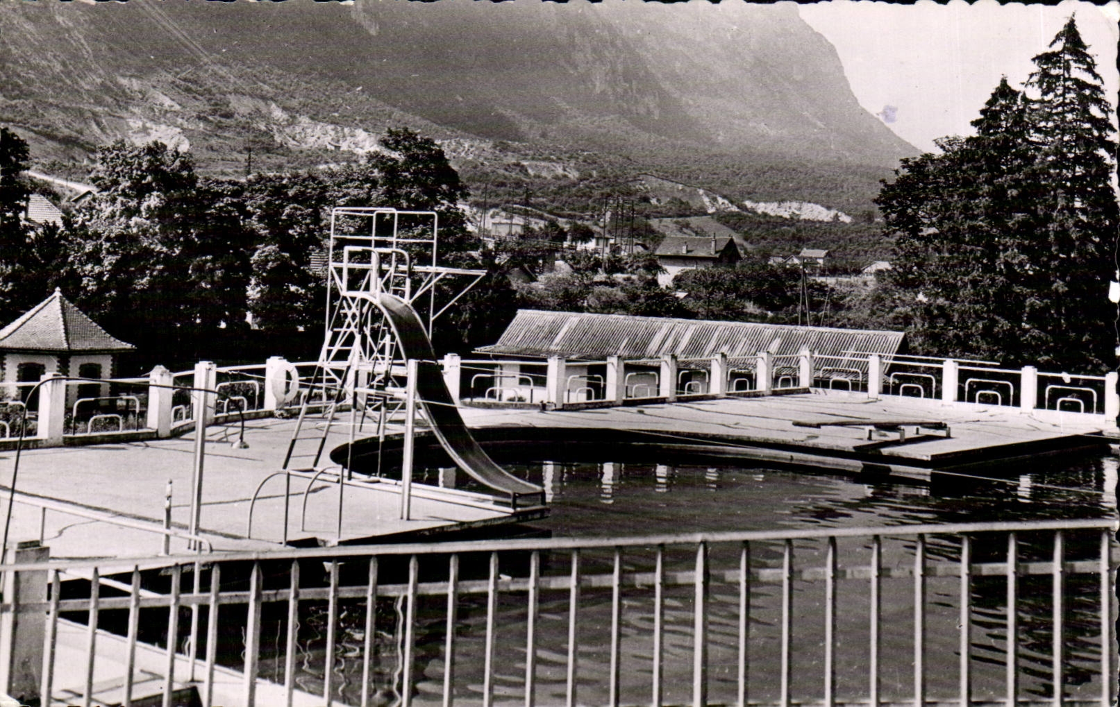 Le Pas de l'Échelle — Centre d'Accueil et de Vacances de la S.N.C.F. — La Grande Piscine