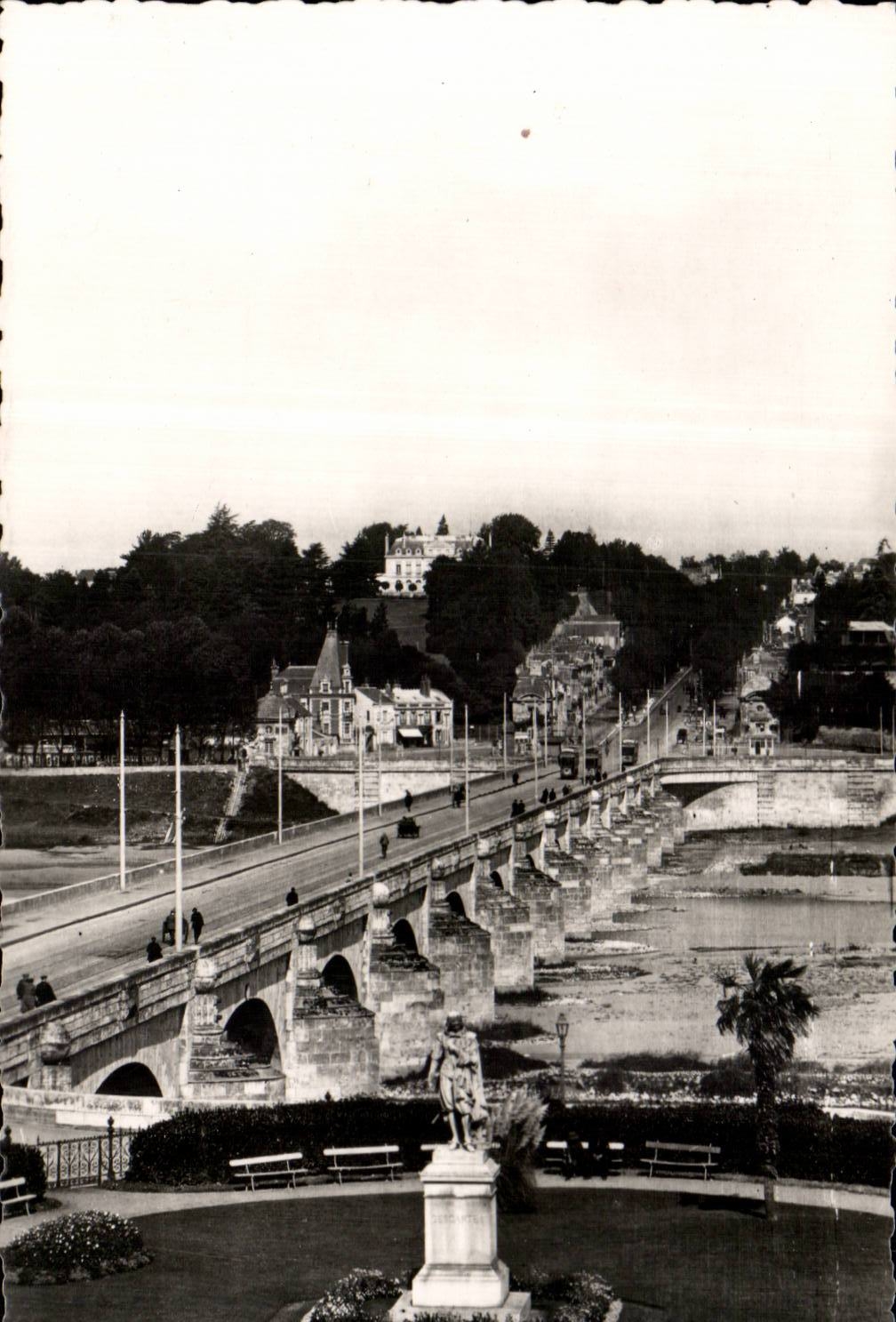 Tours - Le Pont de Pierres - CPA
