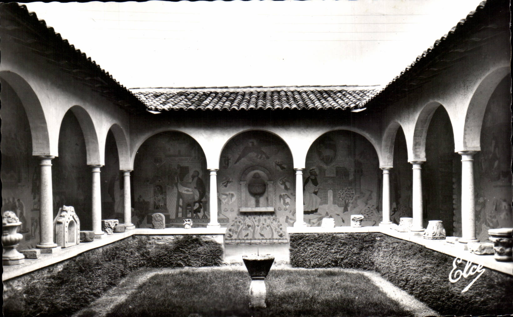 Le Cloître du Prieuré — Fresques de Ferdinand Antheaume — Éditeur Elce