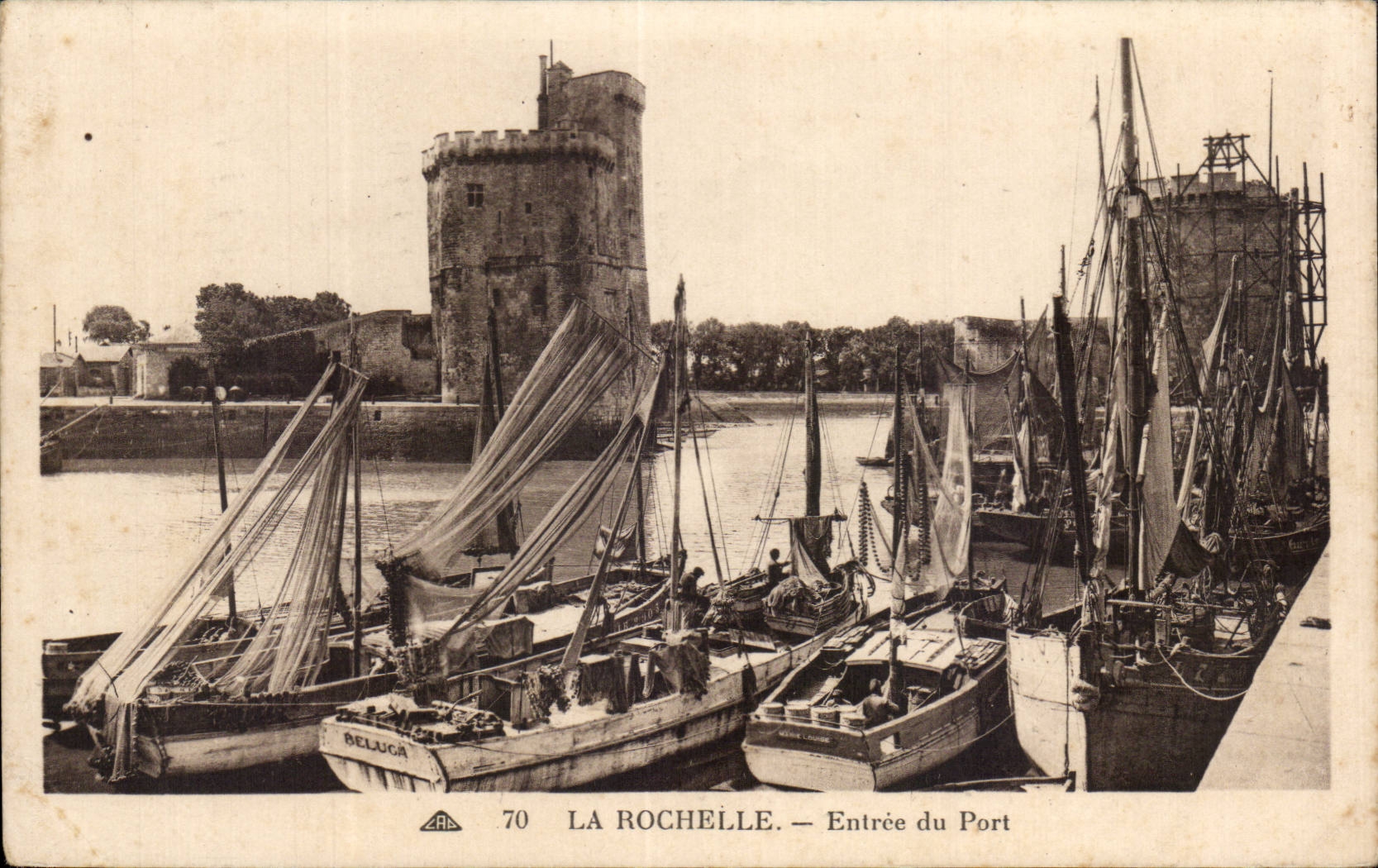 La Rochelle — Entrée du Port — éditeur ARA, n° 70