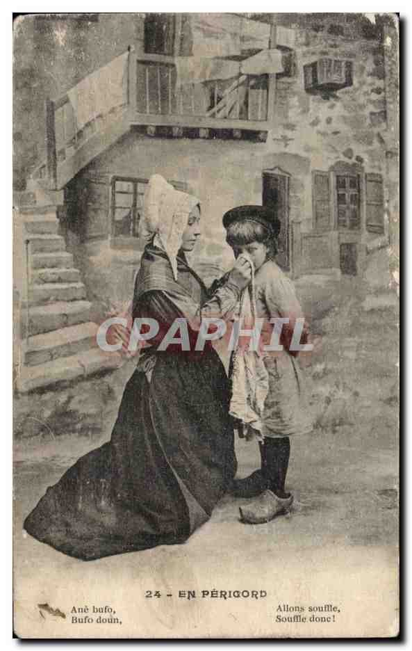 CPA En Perigord Femme et enfant Folklore Costume
