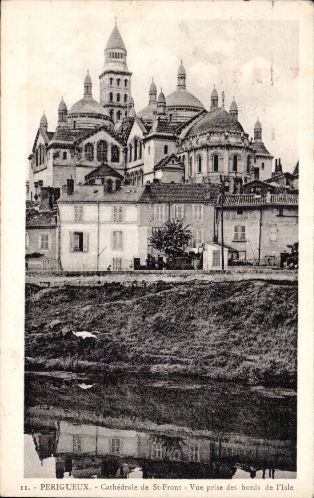 Périgueux - Cathédrale de St-Front - Vue prise des bords de l'Isle
