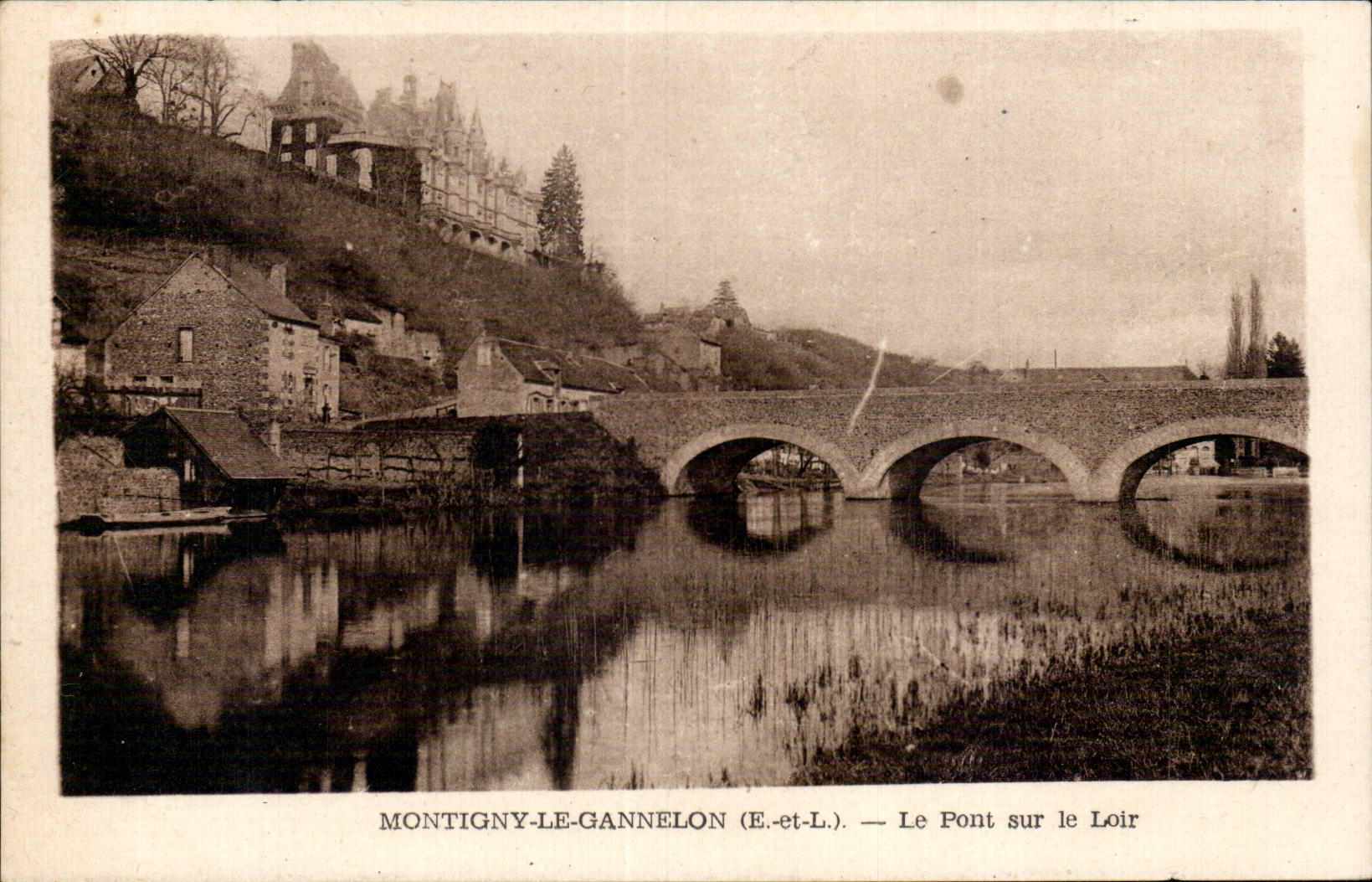 Montigny-le-Gannelon (E-et-L.) — Le Pont sur le Loir