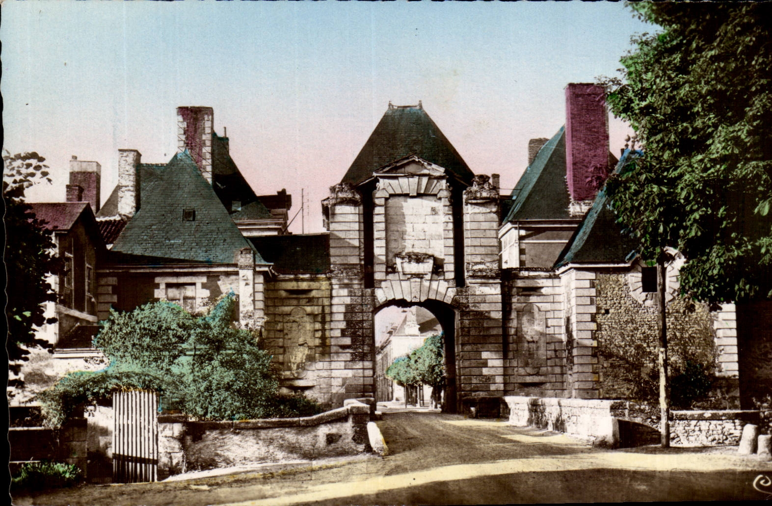 Richelieu - Porte de Chinon - CPA 