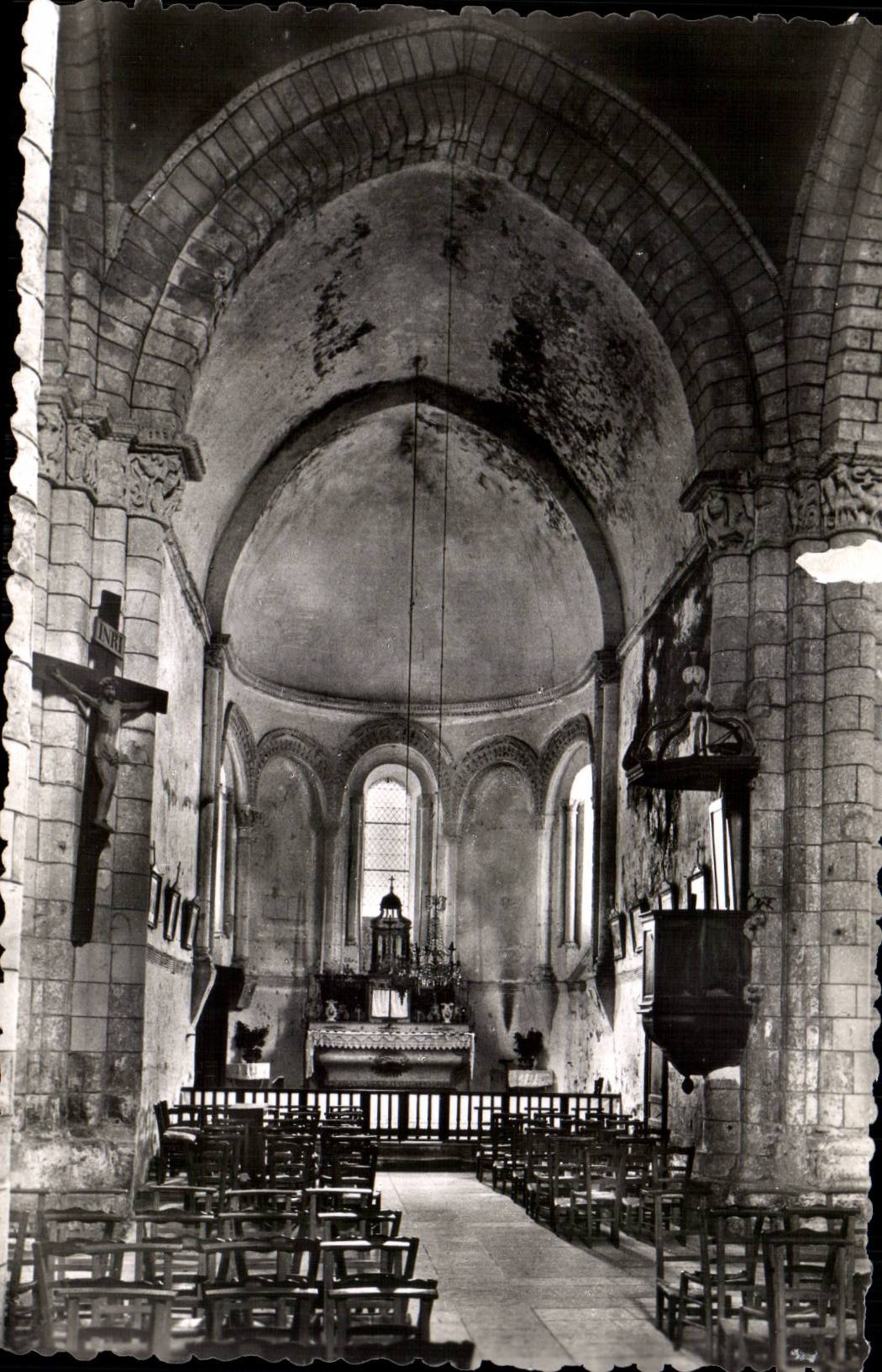 Intérieur de l'église Sainte-Radegonde — Talmont-sur-Gironde — Éditions Van-Emérouleau