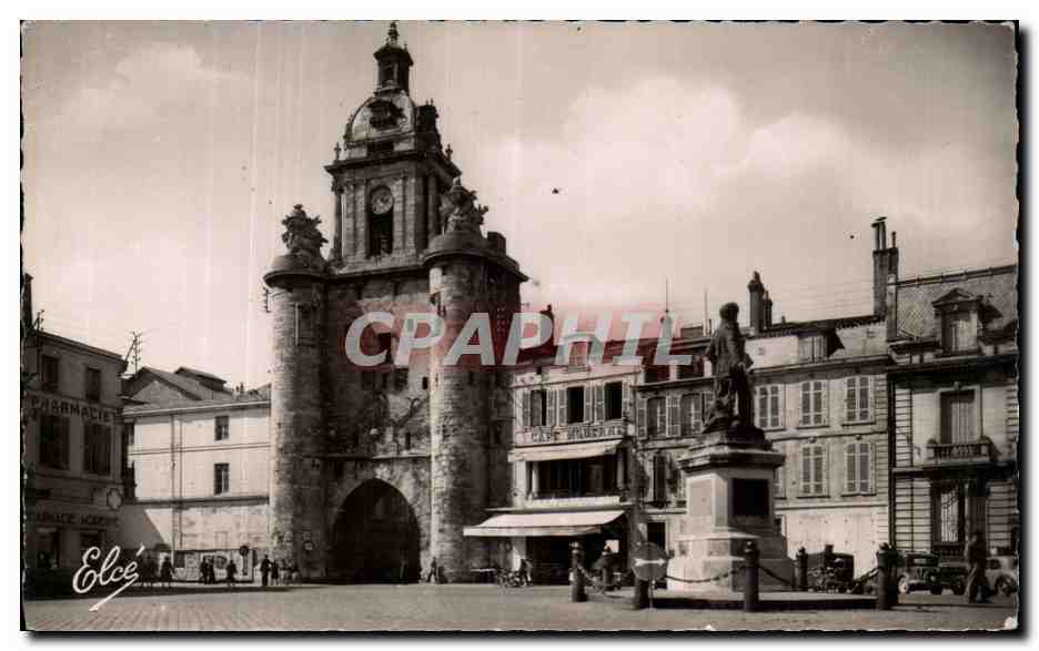 La Rochelle (Charente-Maritime) — La Tour de la Grosse Horloge et la Statue de l'Amiral Duperré — L. Chatagneau