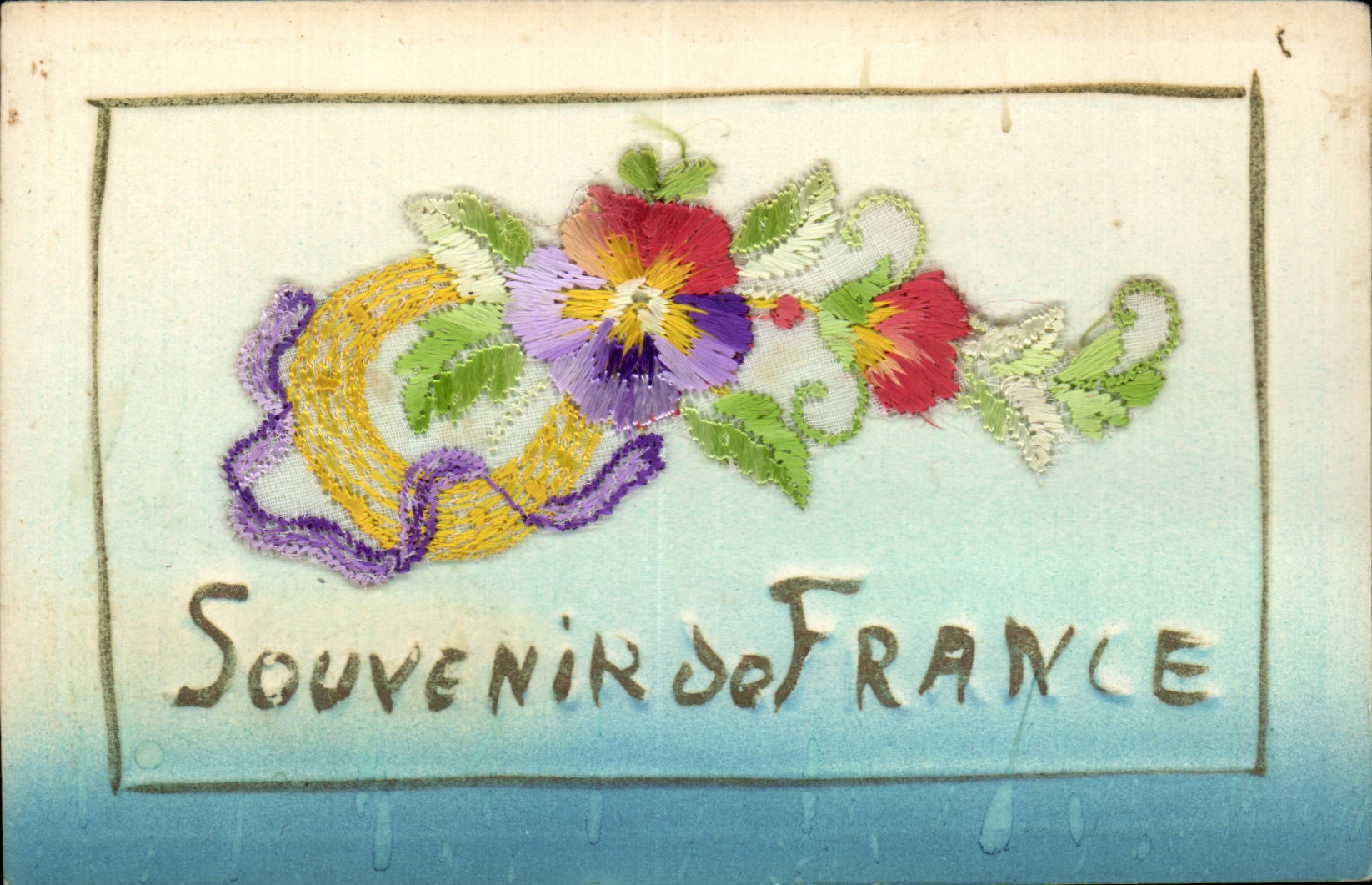 Souvenir de France — carte postale brodée avec fleurs et ruban — éditeur inconnu