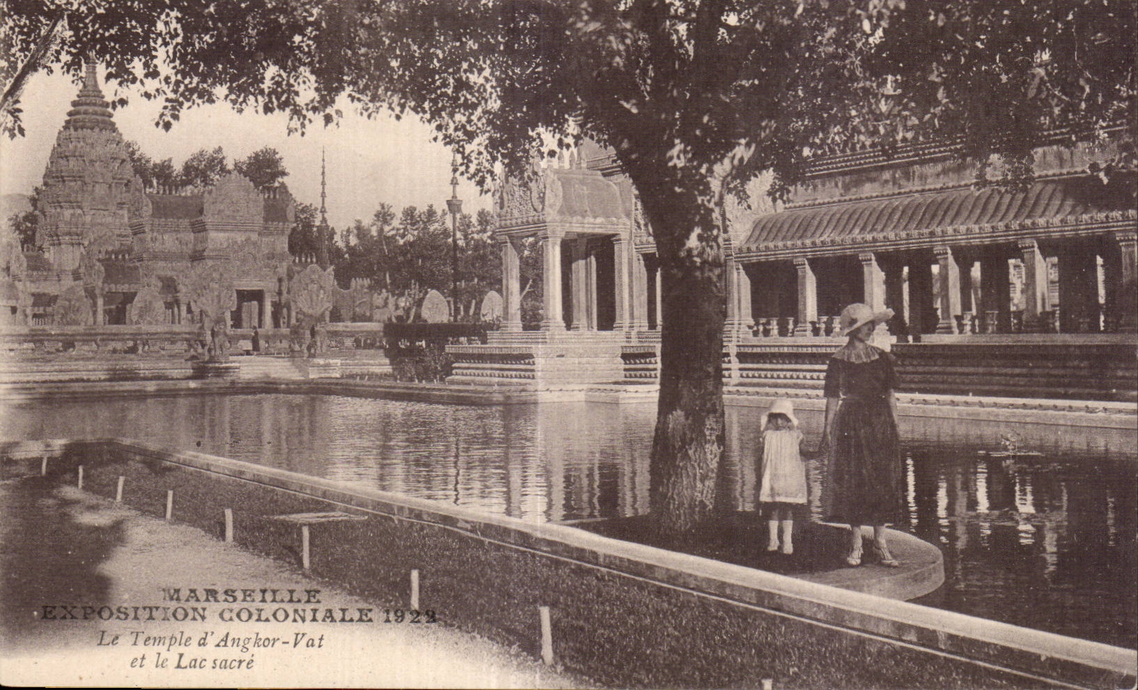 CPA Marseille Exposition coloniale 1922 Le temple d Angkor Vat et le lac sacre