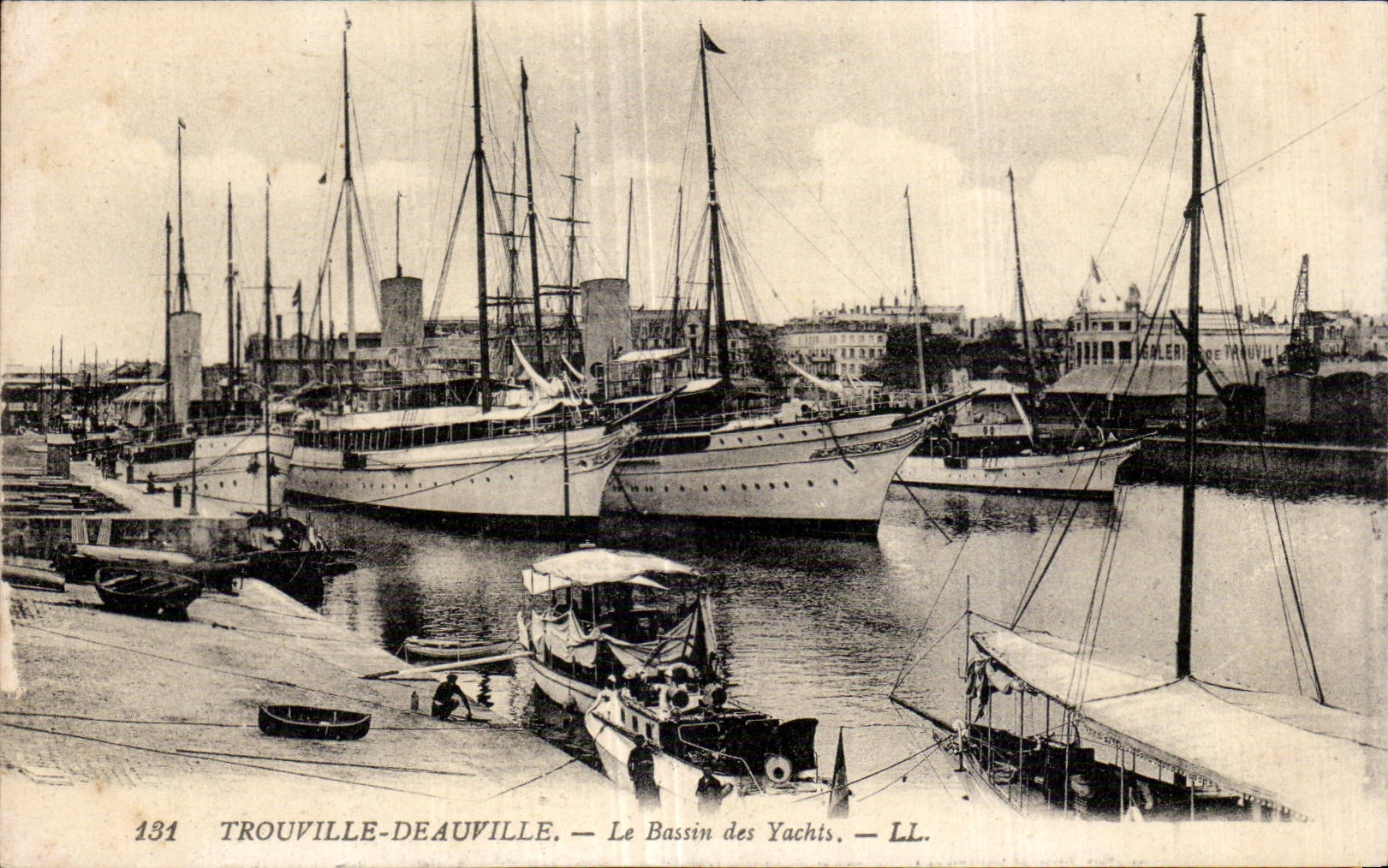 CPA Trouville Deauville Le bassin des yachts