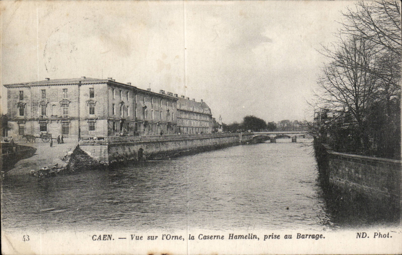 Caen — Vue sur l'Orne, la Caserne Hamelin, prise au Barrage — ND. Phot.