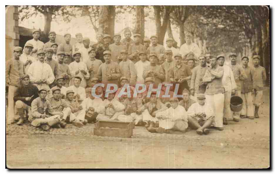 Groupe de soldats — Campement en forêt — Carte postale