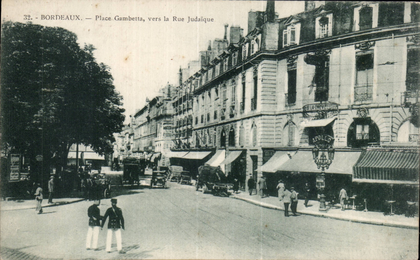 CPA Bordeaux Place Gambetta vers la rue judaique Juif Jew