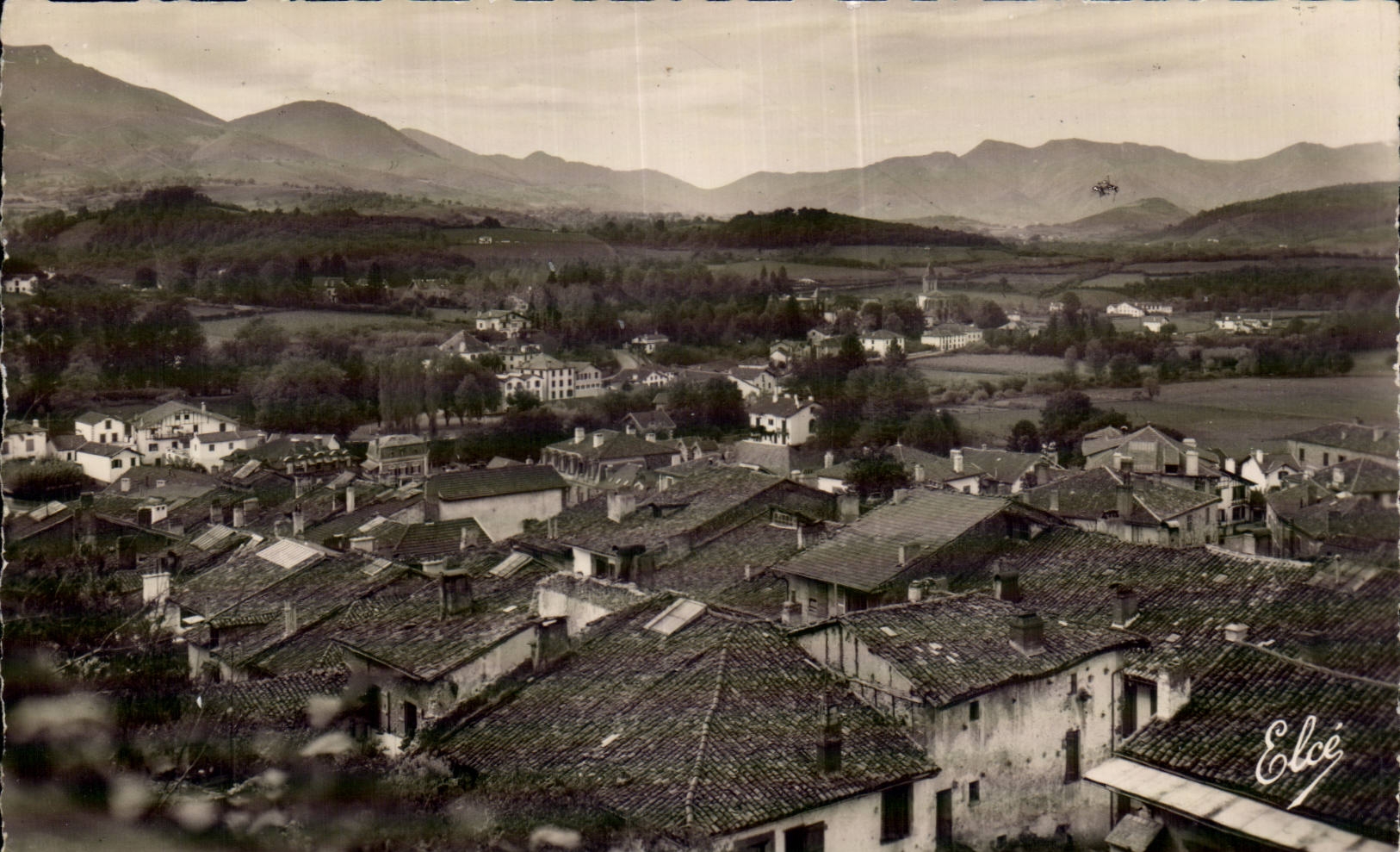 Saint-Jean-Pied-de-Port — uitzicht vanaf de Citadelle — L. Charatgneau, Bordeaux