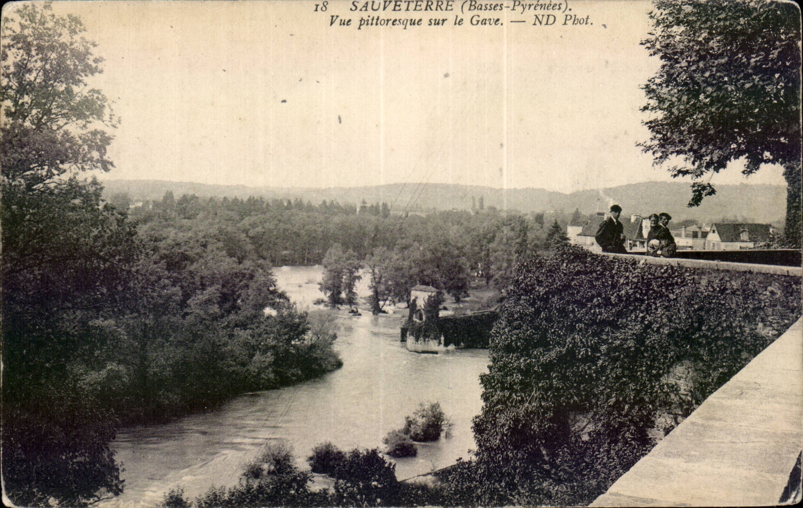 Sauveterre (Basses-Pyrénées) — Vue pittoresque sur le Gave — ND Phot.