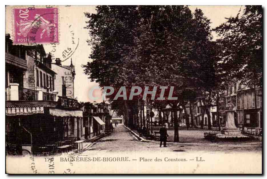 Bagnères-de-Bigorre — Place des Coustous — LL.