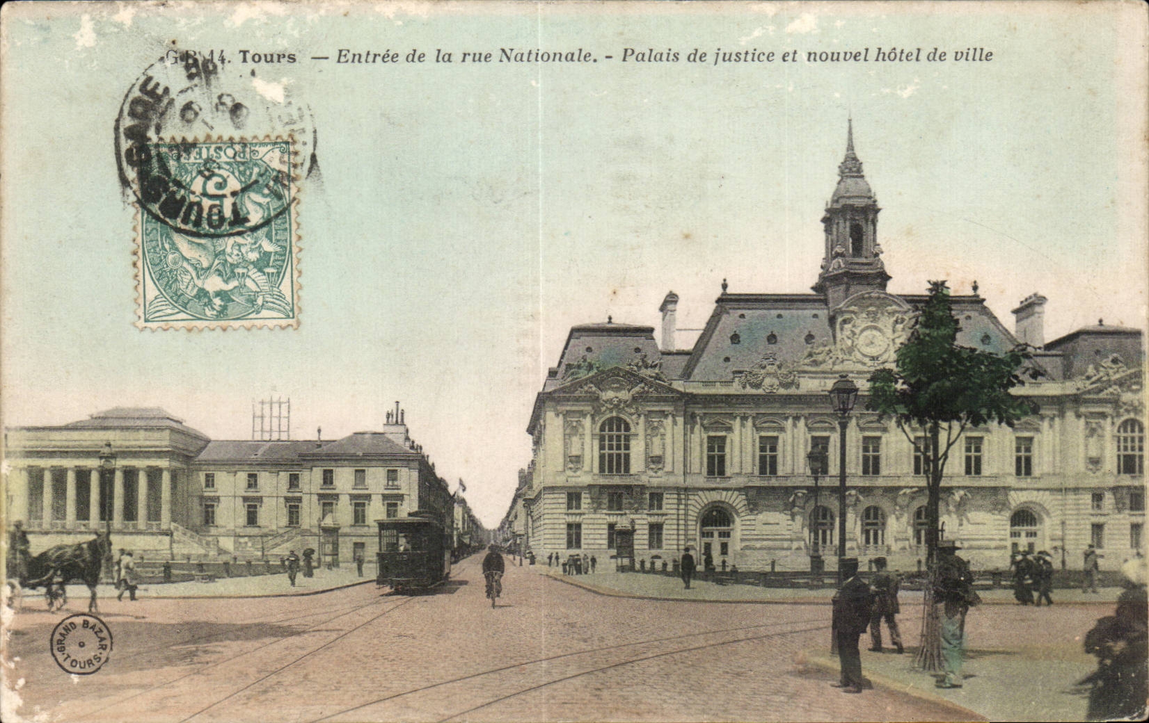 CPA Tours Entree de la rue Nationale Palais de justice et nouvel hotel de ville