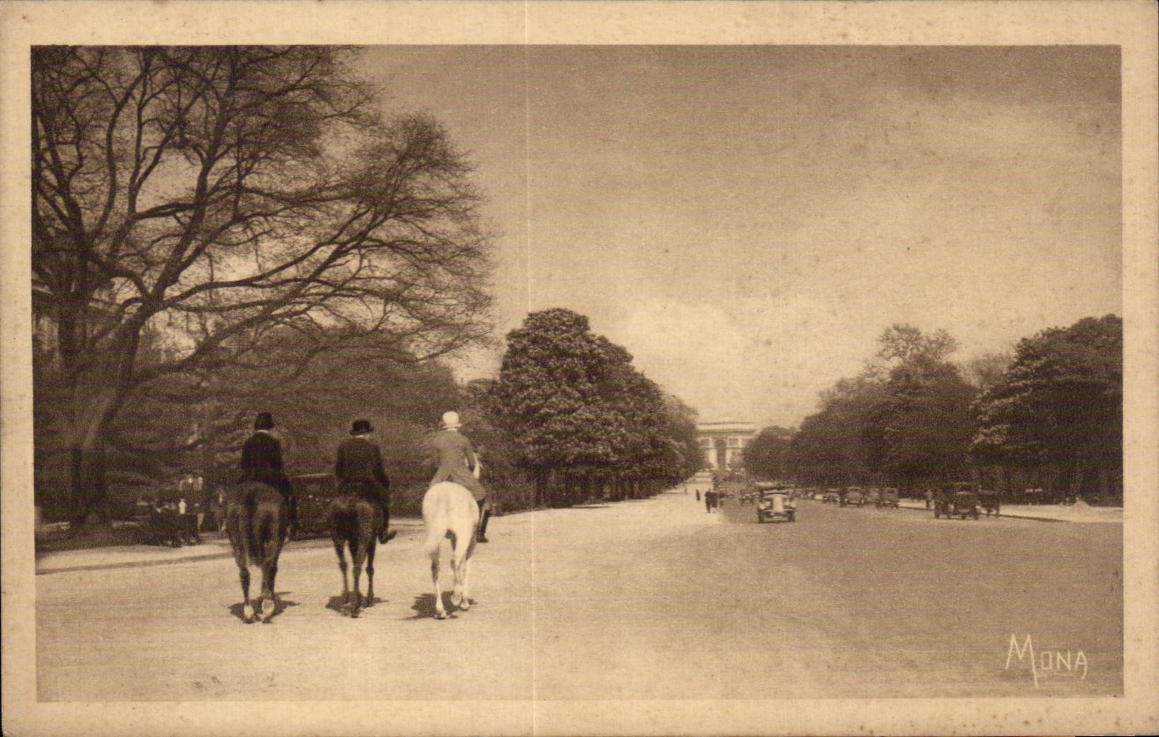 CPA Paris Bois de Boulogne L avenue Foch Horse Cheval