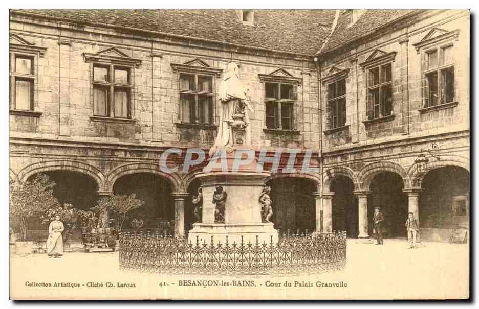Besancon les Bains - Cour du Palais Granvelle - CPA 