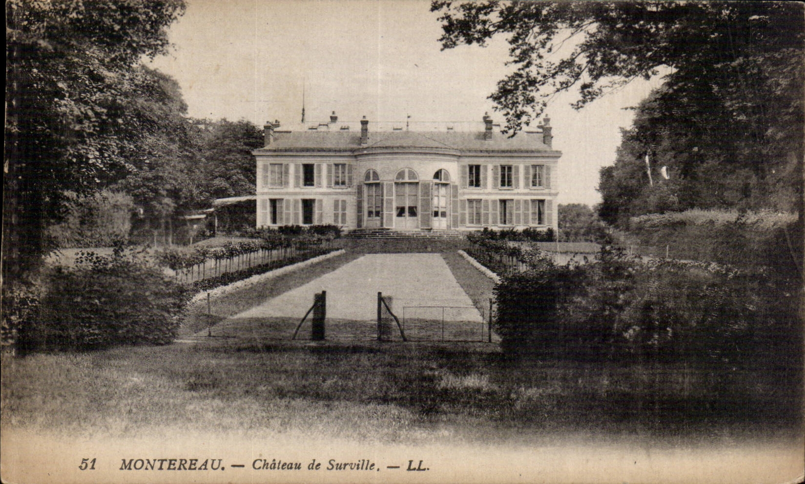 Montereau - Chateau de Surville - CPA 