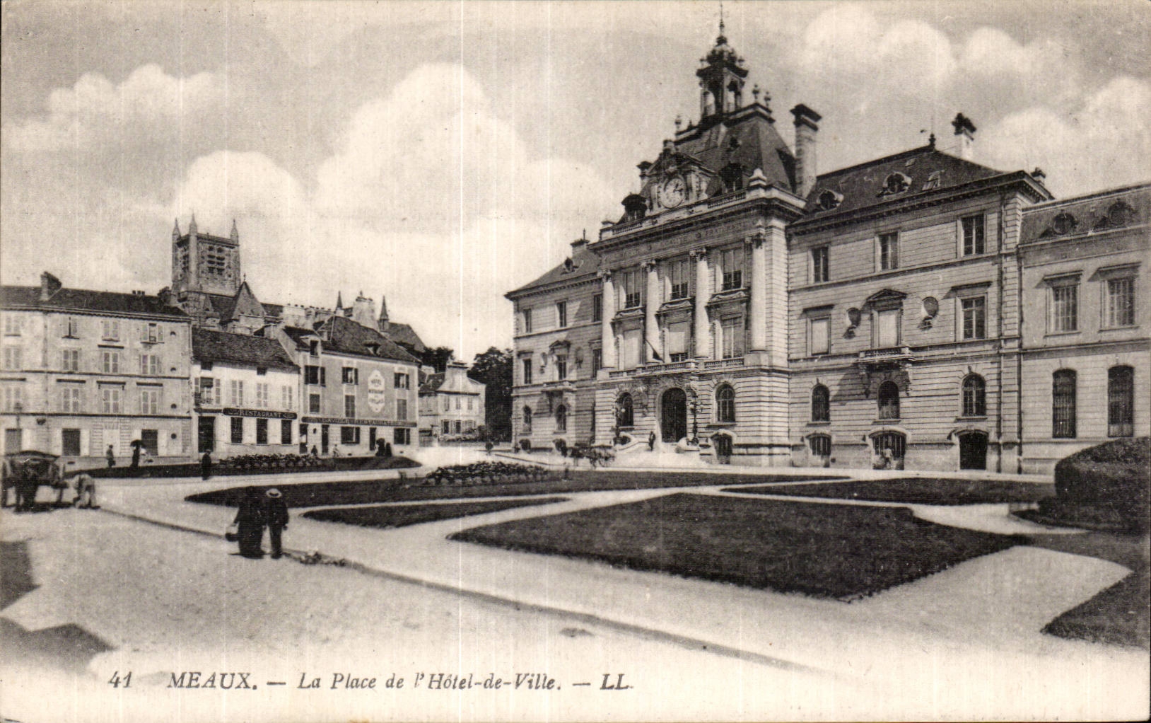 Meaux - La Place de l Hotel de Ville - CPA 