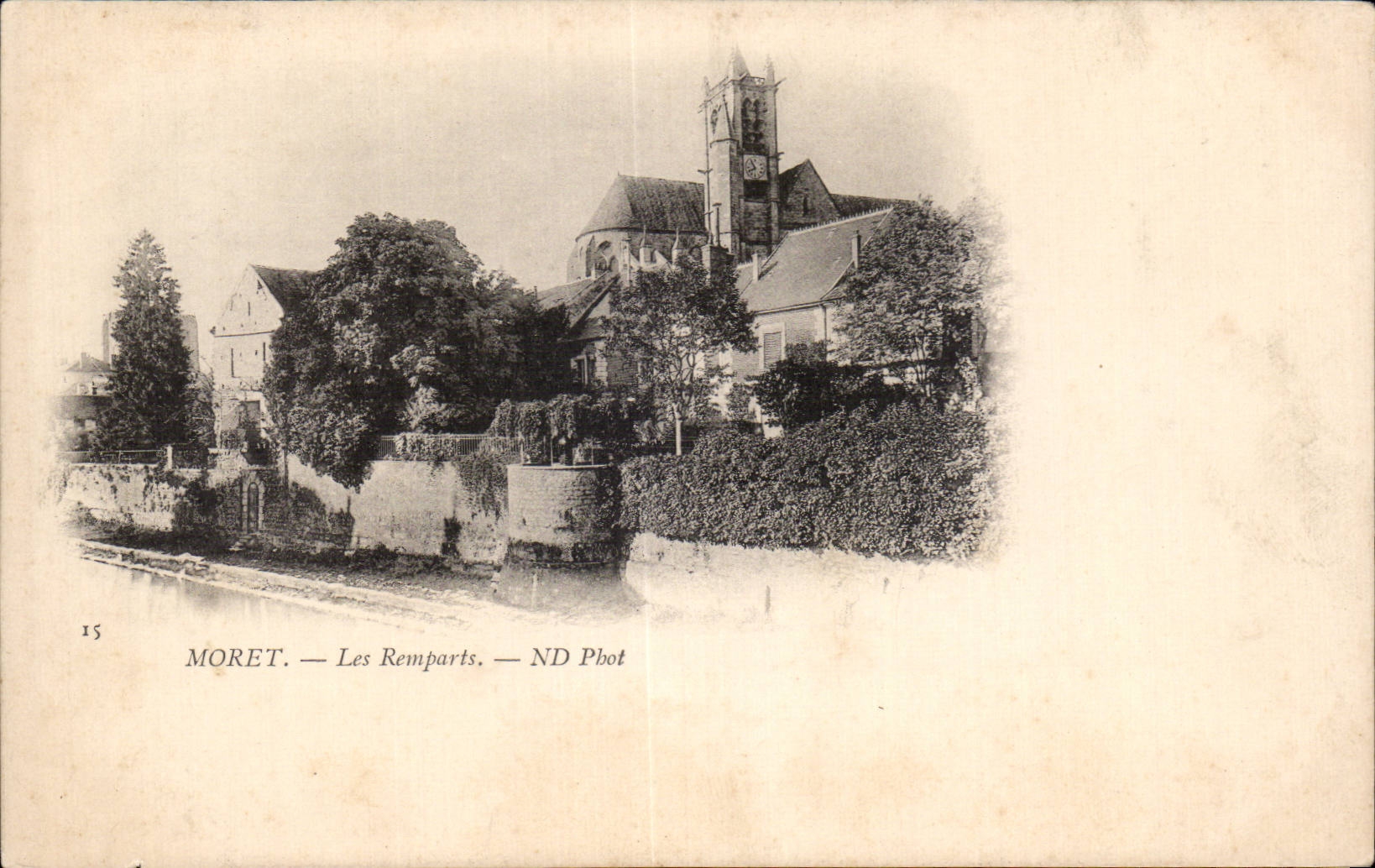 Moret sur Loing - Les Remparts - CPA 