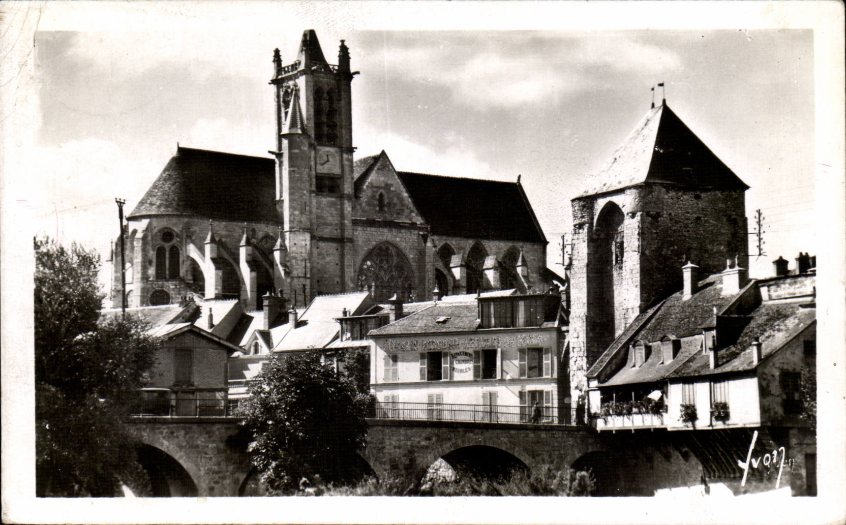Sauvè (Seine-et-Marne) — Maison Sauvé, Porte de Bourgogne et l'Église — Éditions d'Art 'YVON', Paris