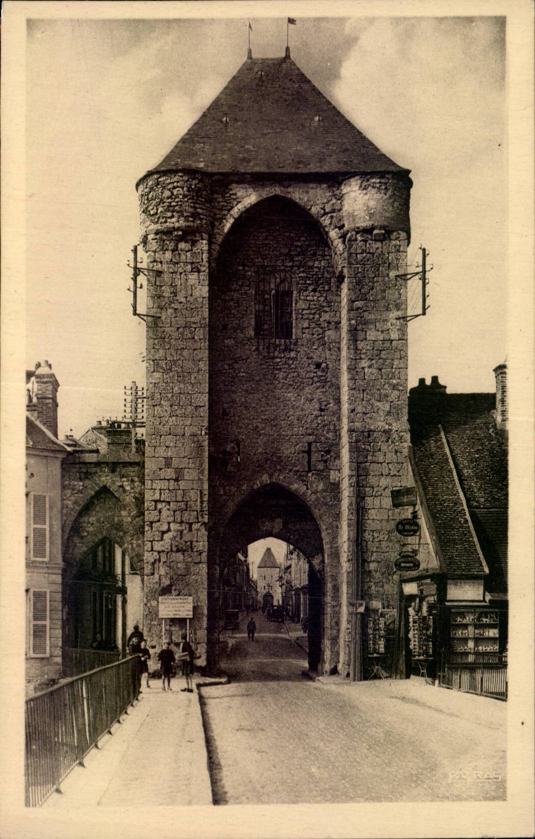 Moret - La Porte de Bourgogne - CPA 