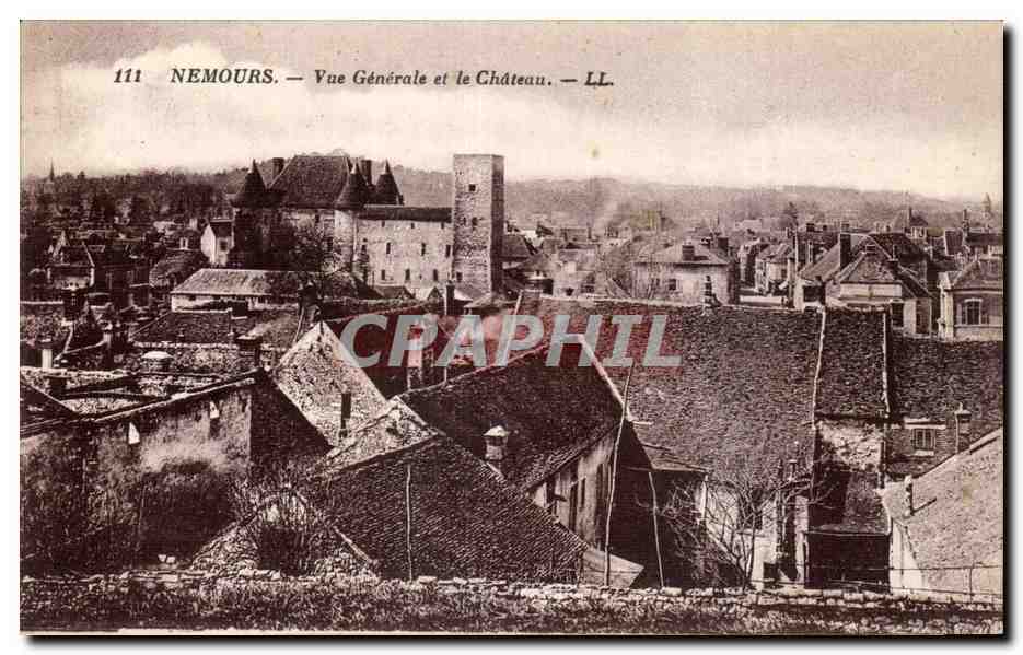 Nemours - Vue Generale et le Chateau - CPA 