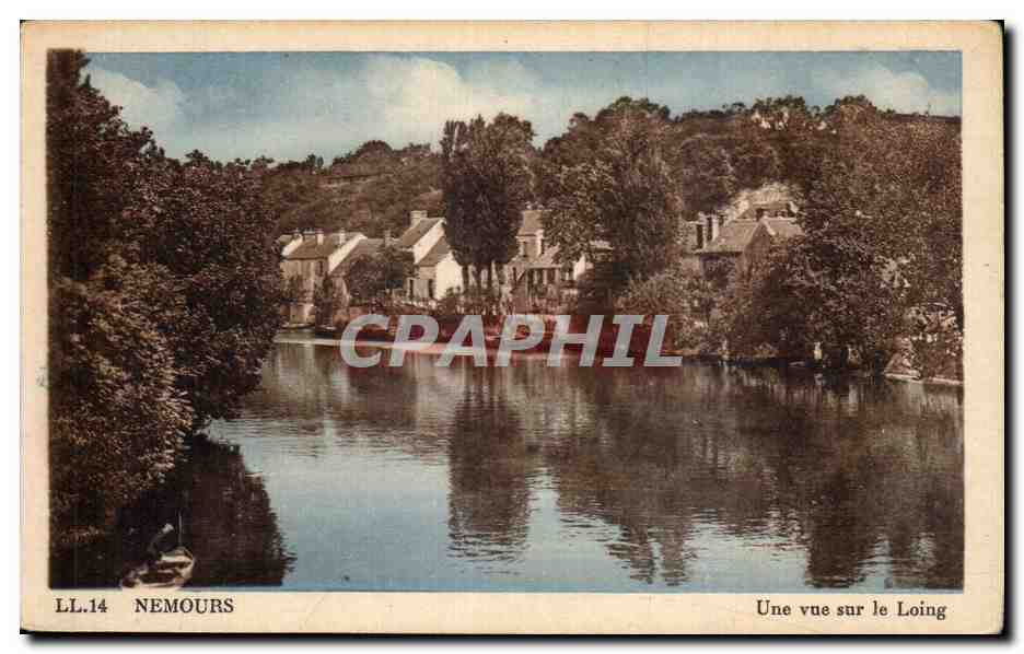Nemours - Une vue sur le Loing - CPA 