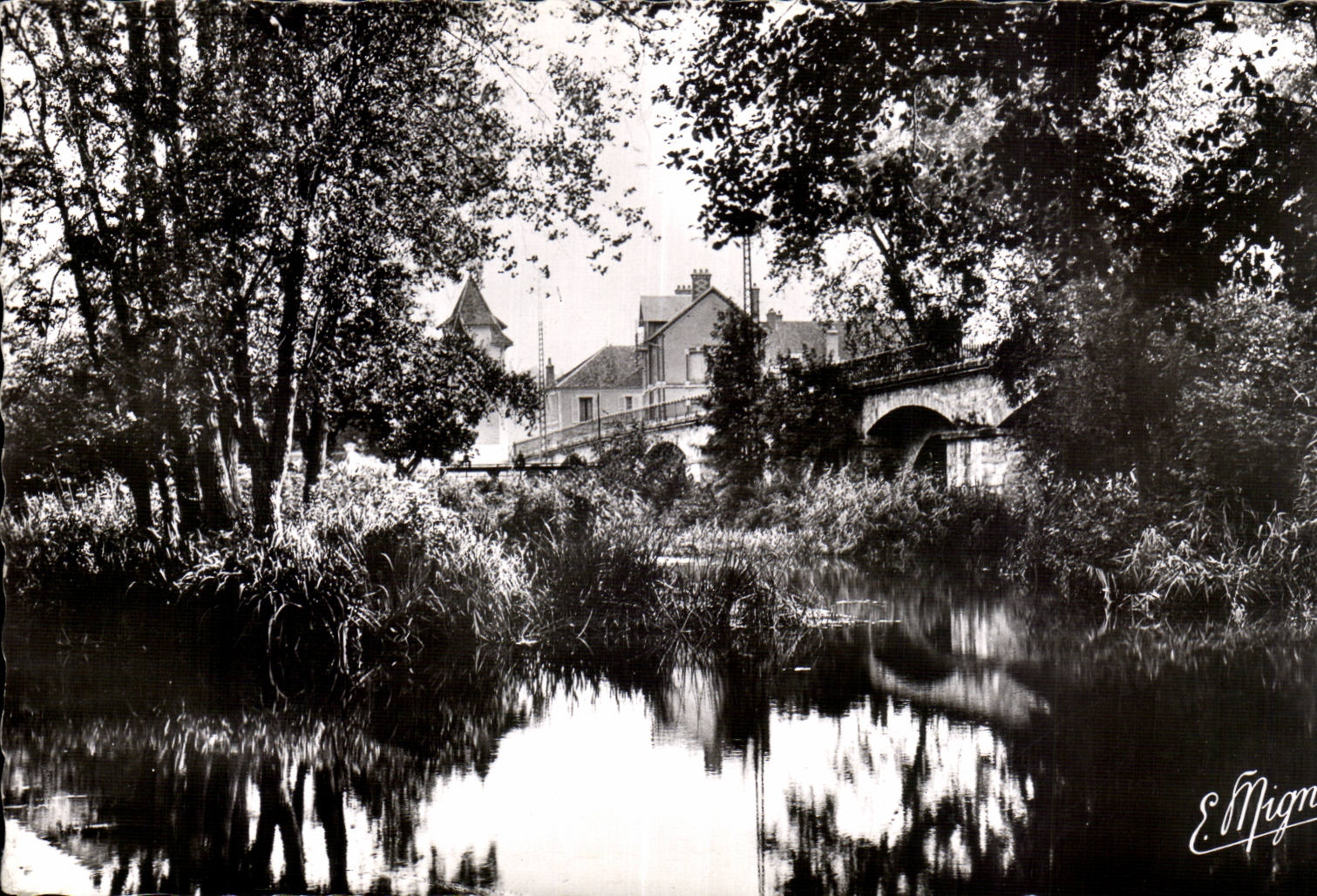 CPSM Souppes sur Loing Les bords du Loing Le pont