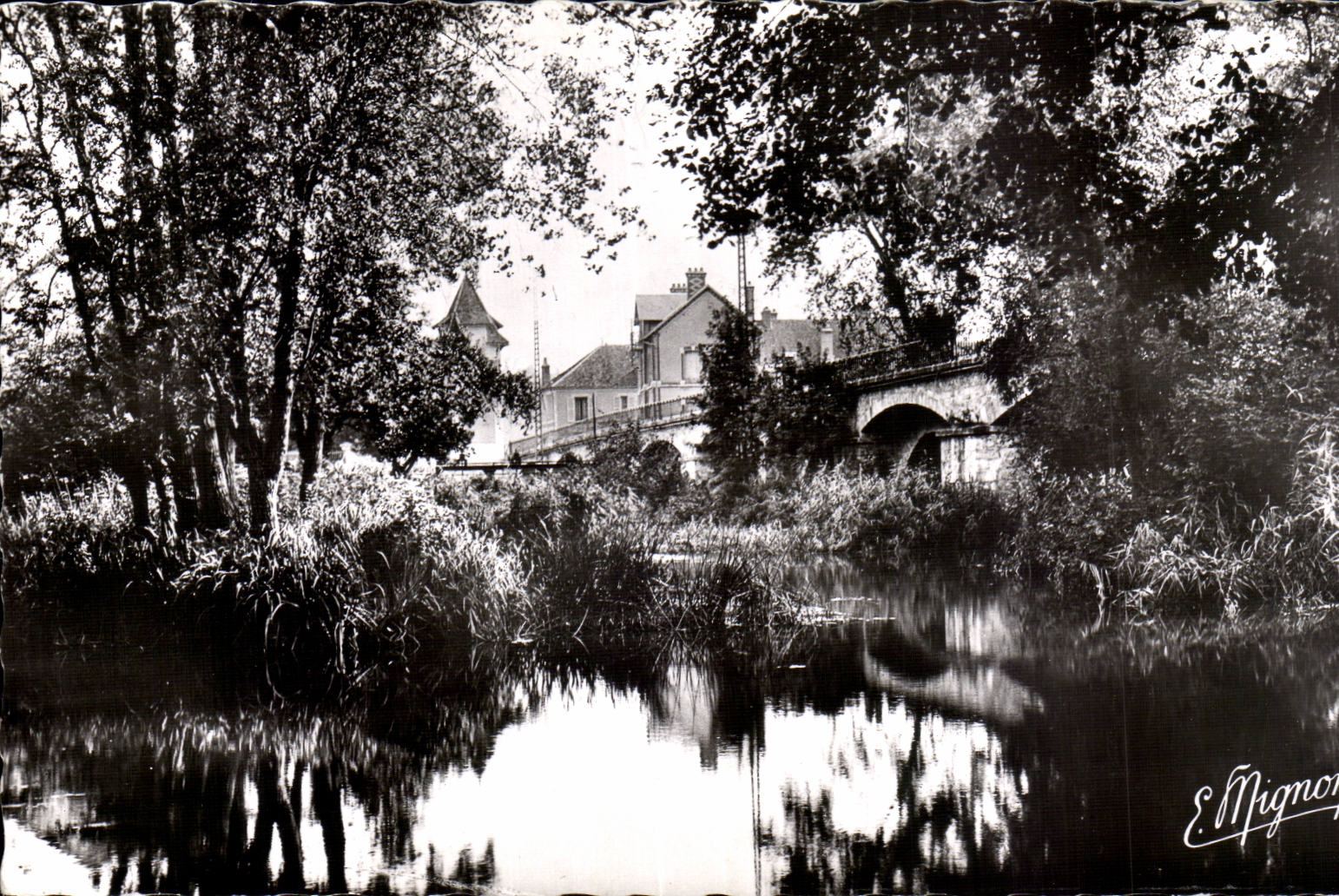 CPSM Souppes sur Loing Les bords du Loing Le pont 