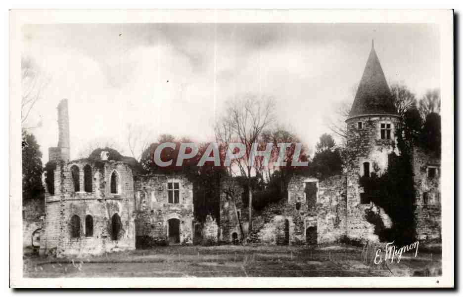 CPA Fontenay Tresigny Ses environs Ruines du chateau royal du Vivier (13eme)