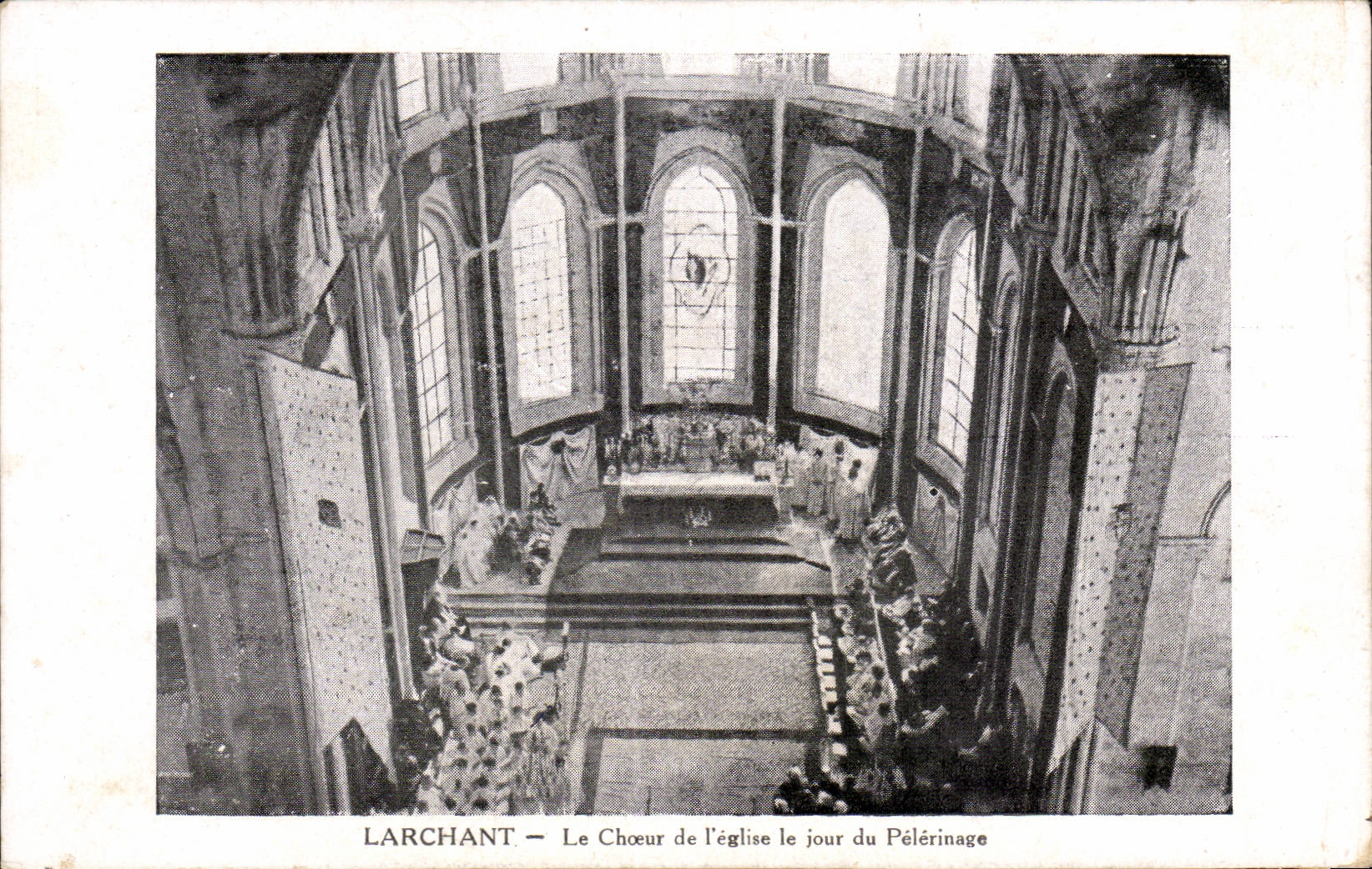 Larchant - Le Choeur de l Eglise - CPA 