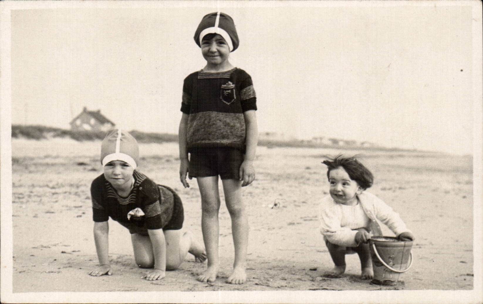 Fantaisie - Enfants - darling child at beach CARTE PHOTO -