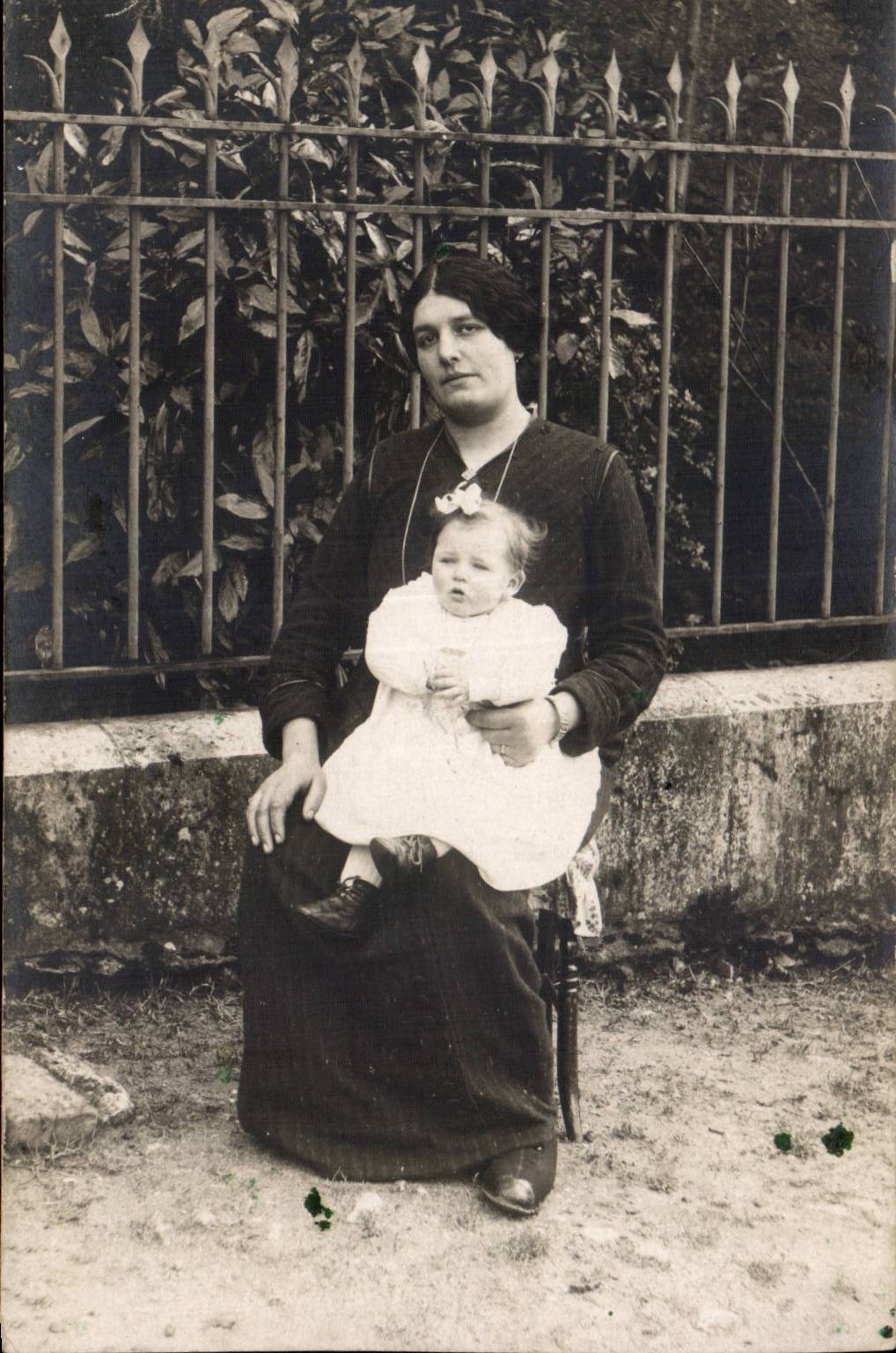 Fantaisie - Enfants - Proud mother and baby - bebe CARTE PHOTO 