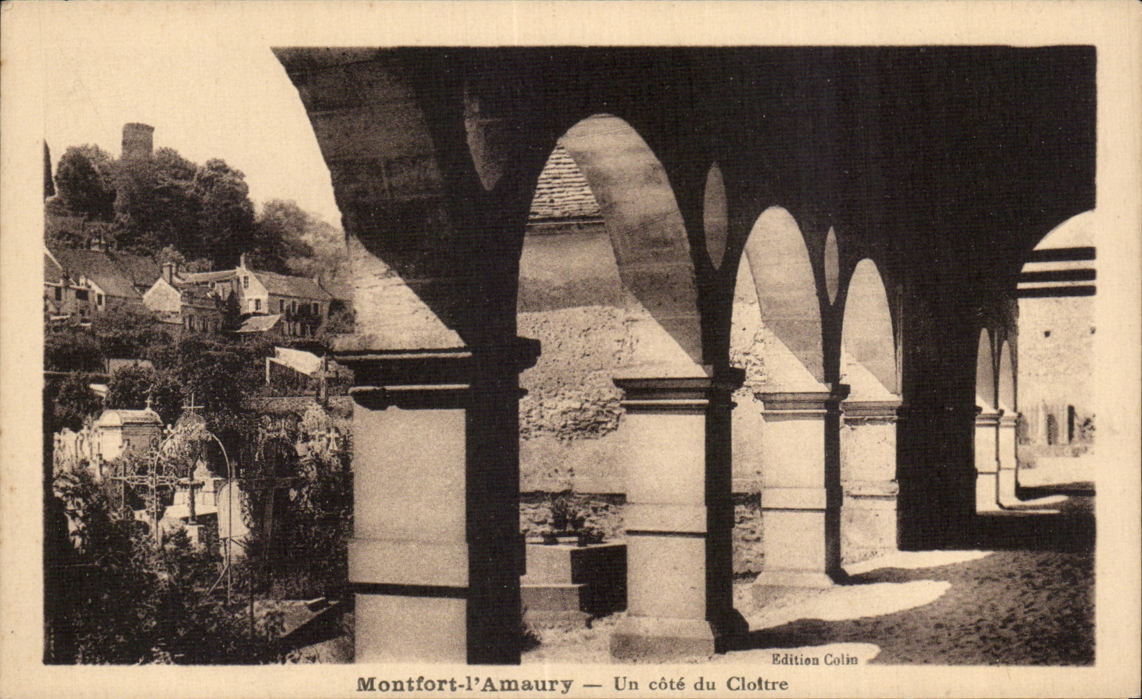 Montfort-l'Amaury — Un côté du Cloître — Édition Colin