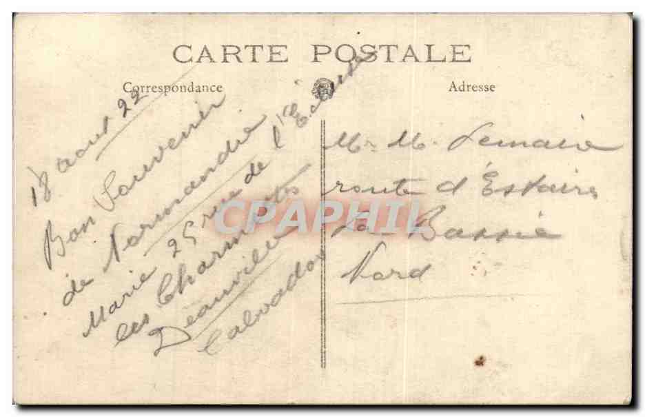 CARTE PHOTO Folklore Costume Femme au chapeau Deauville — Verso
