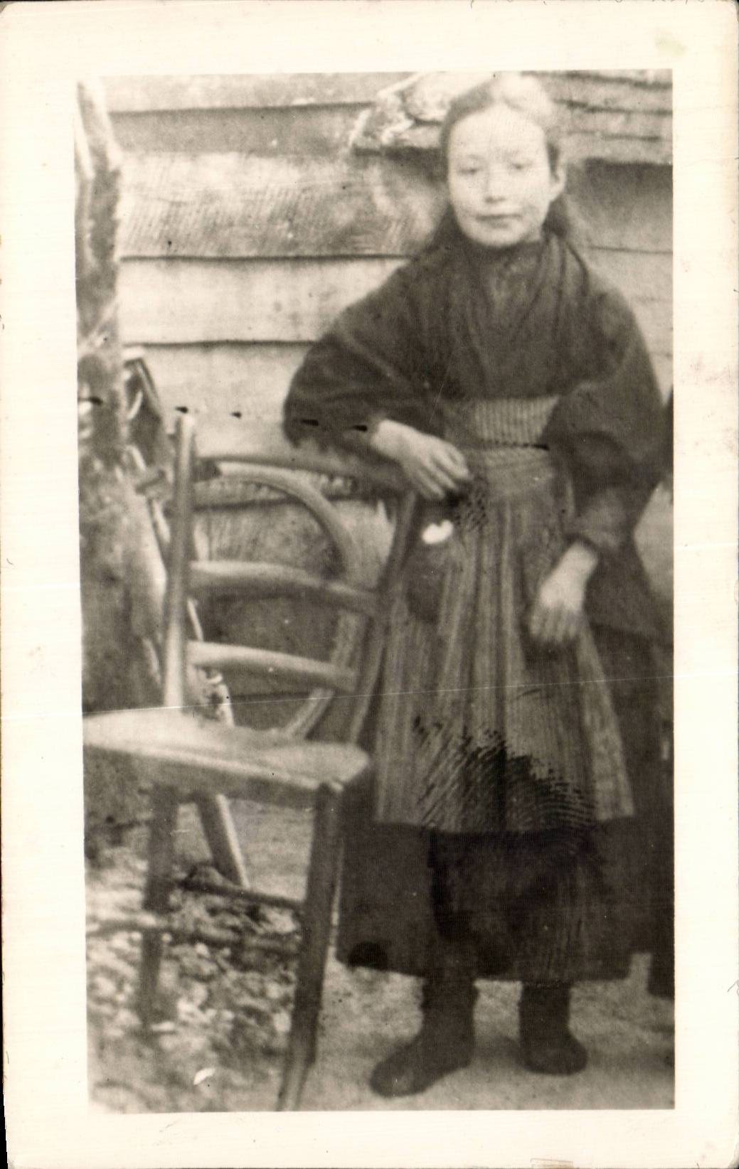 CARTE PHOTO Folklore Costume Jeune fille