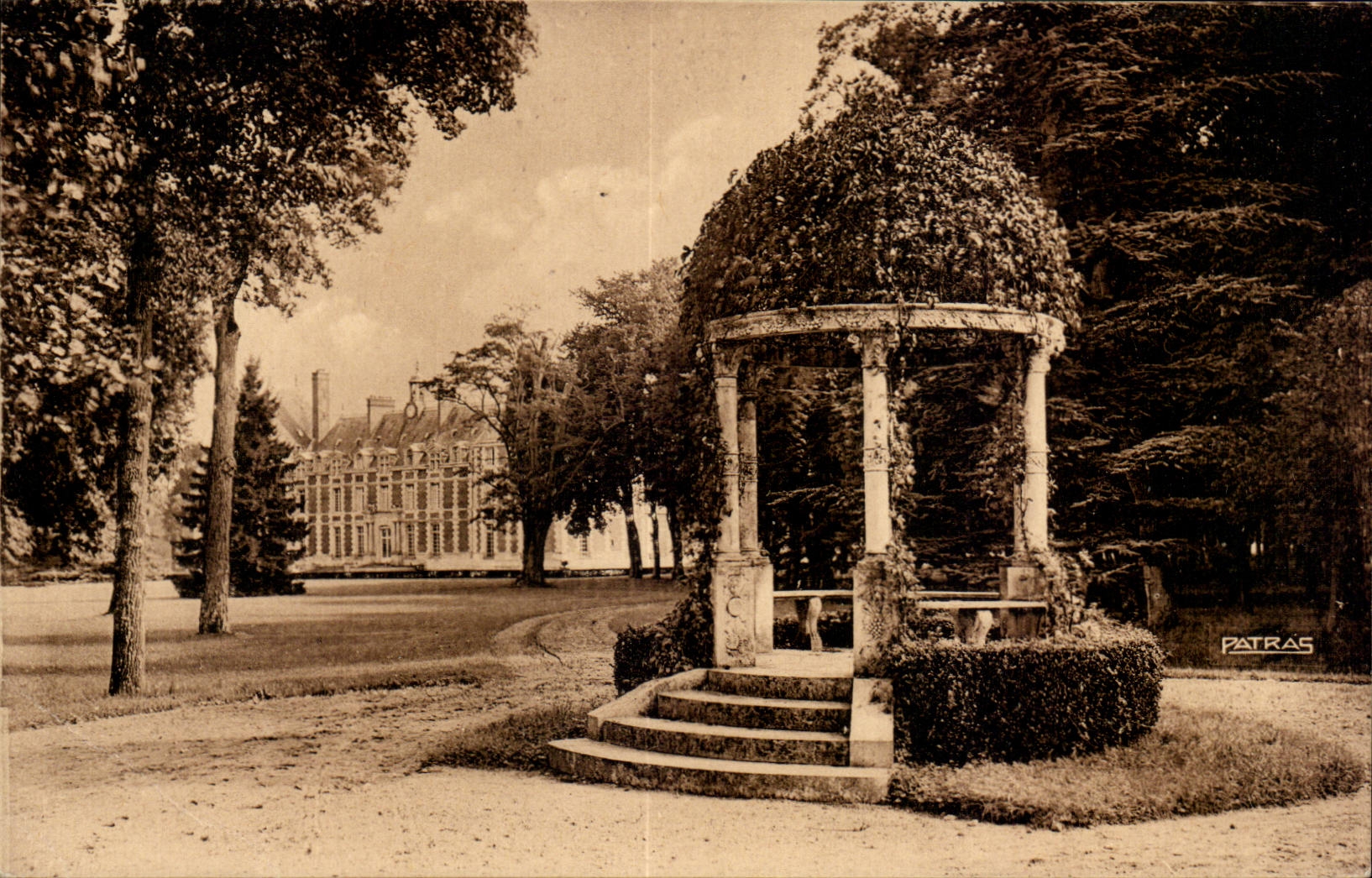 CPA Rosny sur Seine Le chateau de Rosny ou naquit Sully 