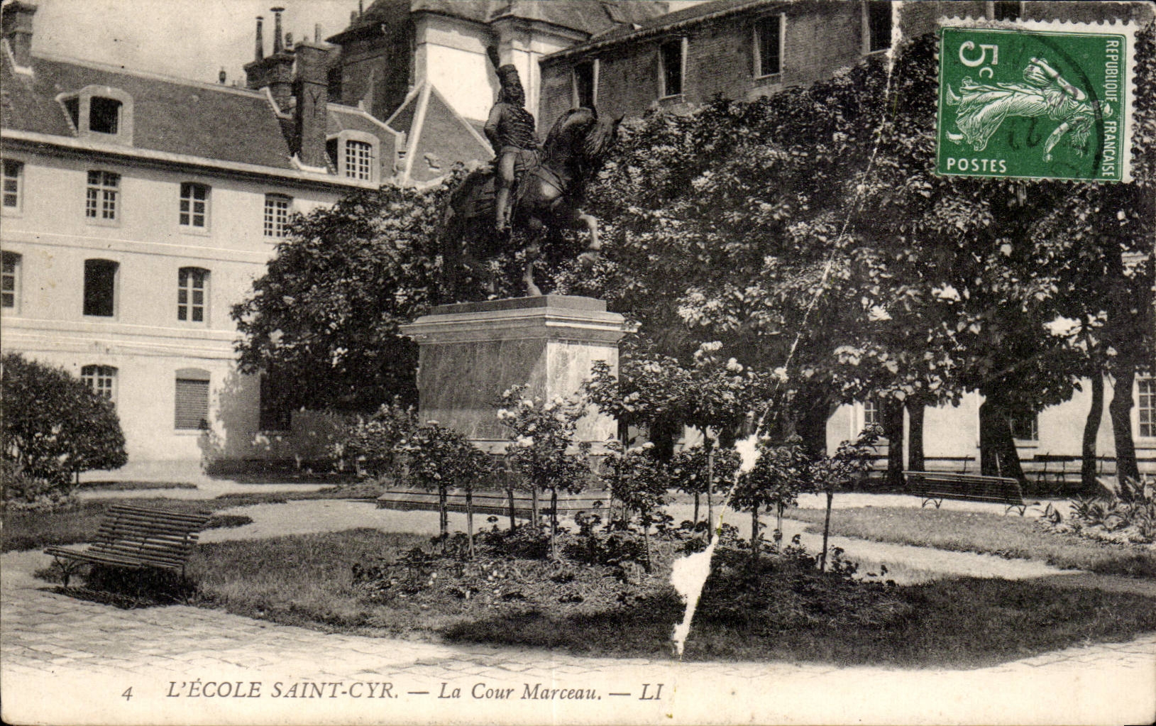 L'ÉCOLE SAINT-CYR — La Cour Marceau — LI - Anverso