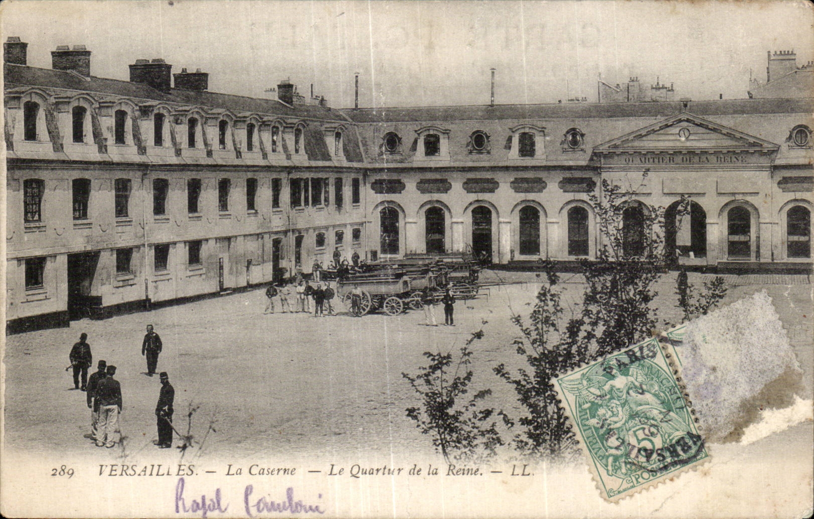 CPA Versailles La caserne Le quartier de la reine 