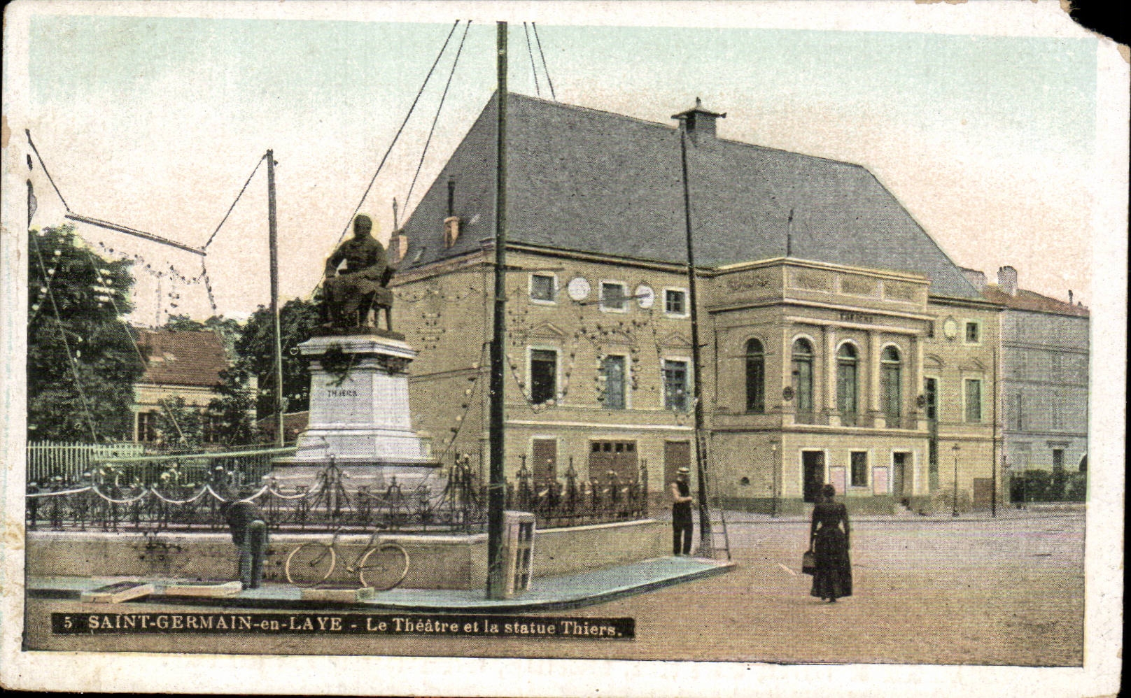 Saint-Germain-en-Laye — Le Théâtre et la statue Thiers — éditeur non visible, n° de série 5