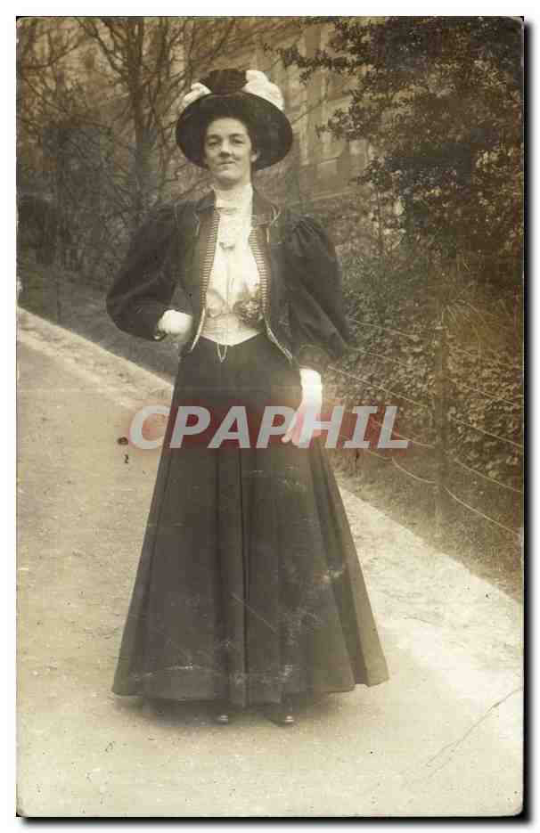 CARTE PHOTO Femme Folklore costume